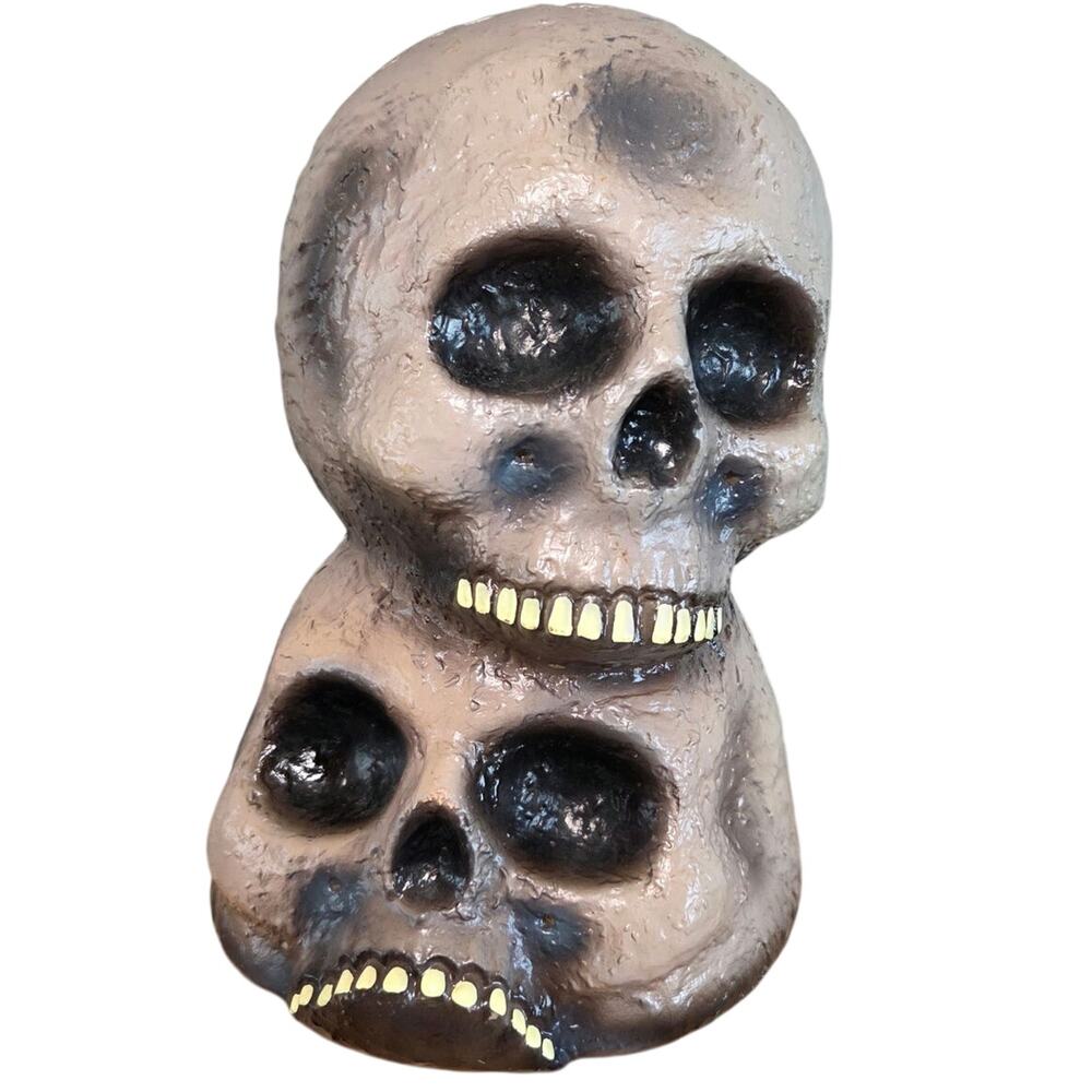 VTG 1999 Halloween Stacked Skull light-up blow mold Paper Magic Group